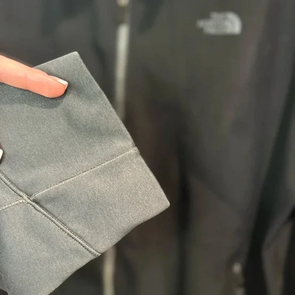 The North Face Cadet Full Zip Jacket - Picture 6 of 10